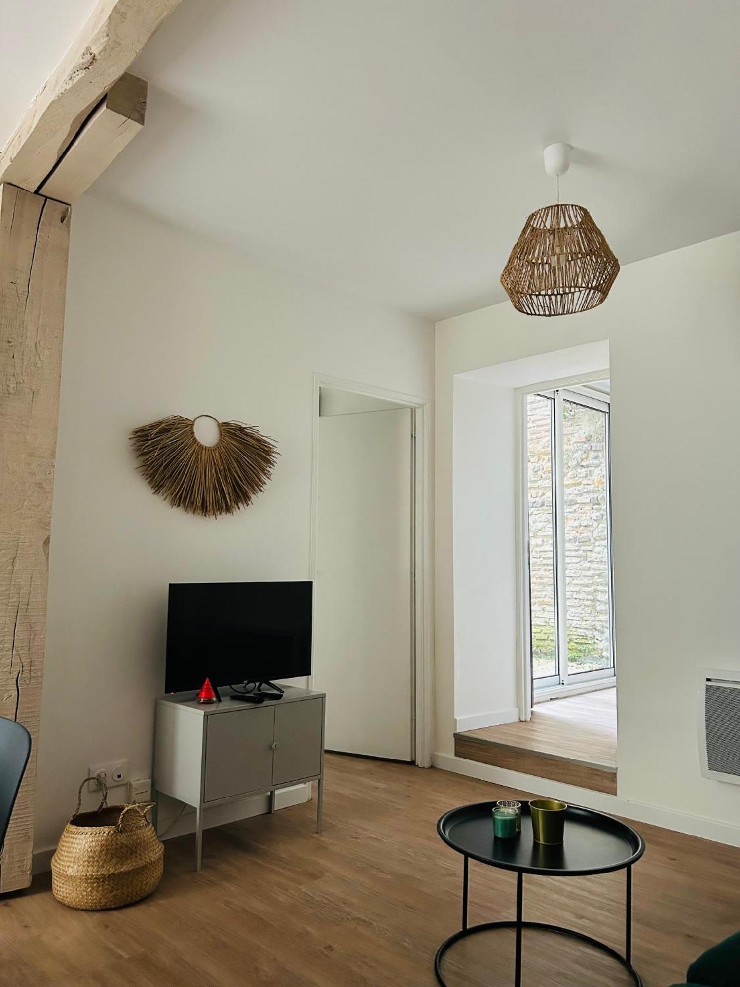 Le Patio : Appartement Chic 3 Chambres Au Coeur De بو المظهر الخارجي الصورة