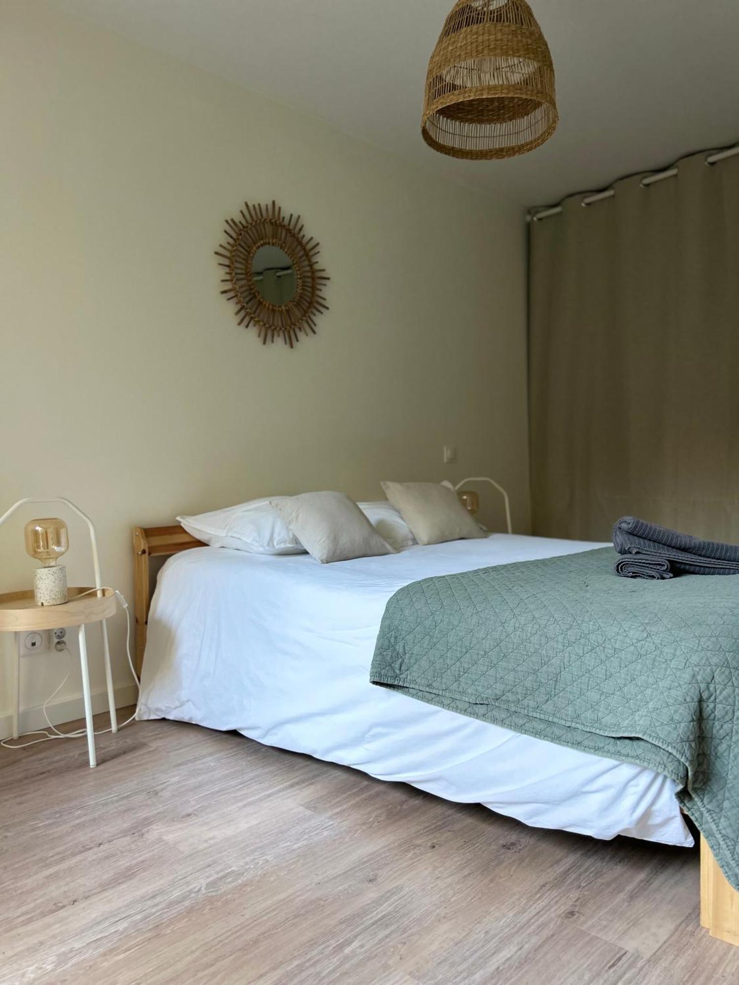 Le Patio : Appartement Chic 3 Chambres Au Coeur De بو المظهر الخارجي الصورة
