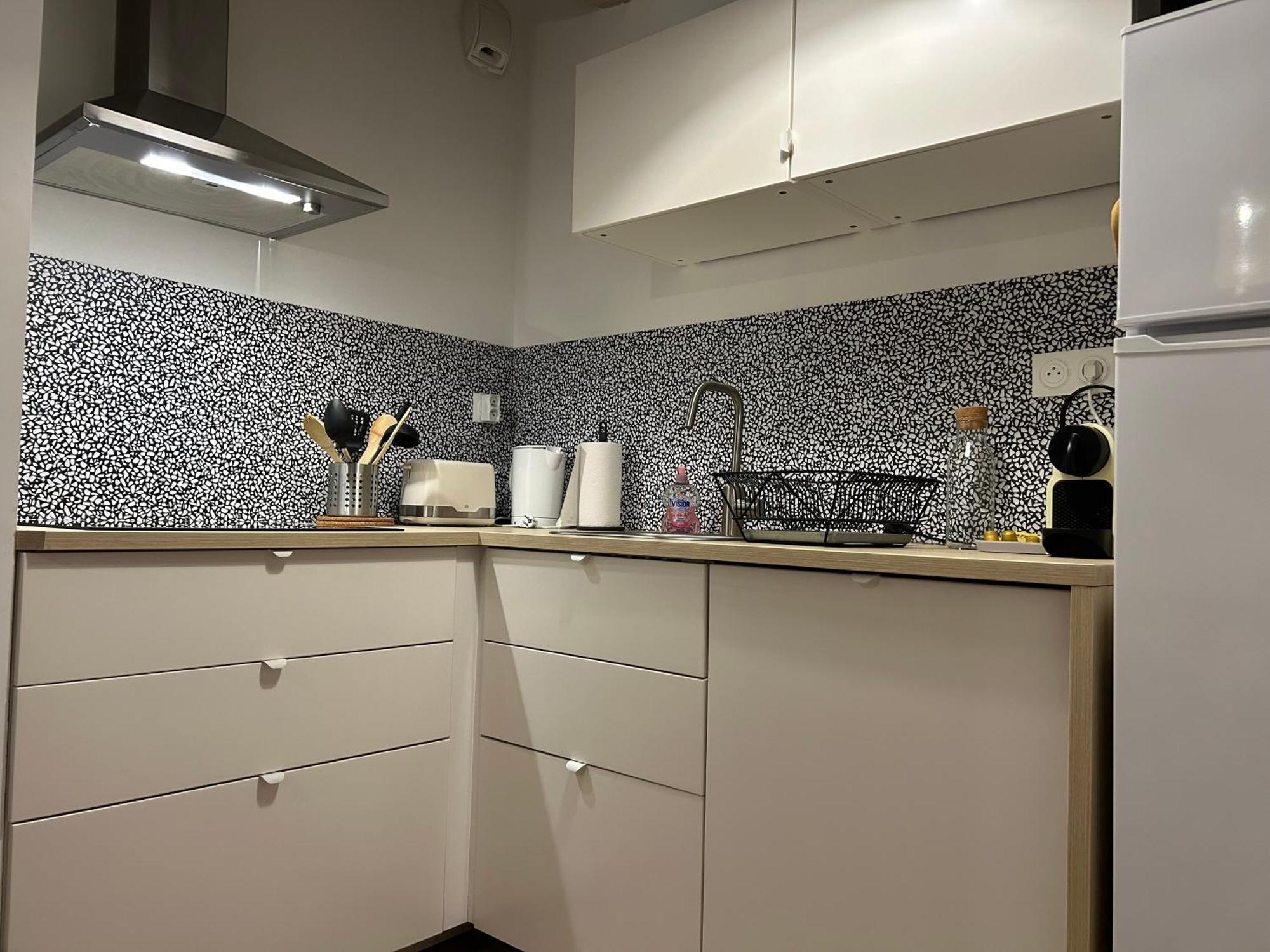 Le Patio : Appartement Chic 3 Chambres Au Coeur De بو المظهر الخارجي الصورة