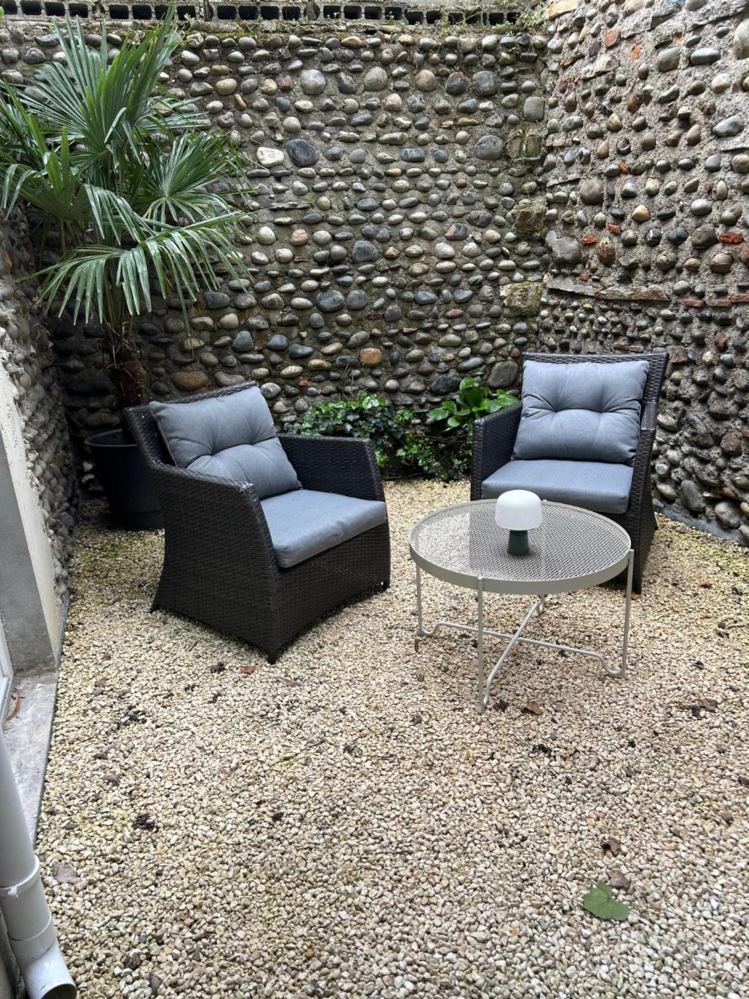 Le Patio : Appartement Chic 3 Chambres Au Coeur De بو المظهر الخارجي الصورة